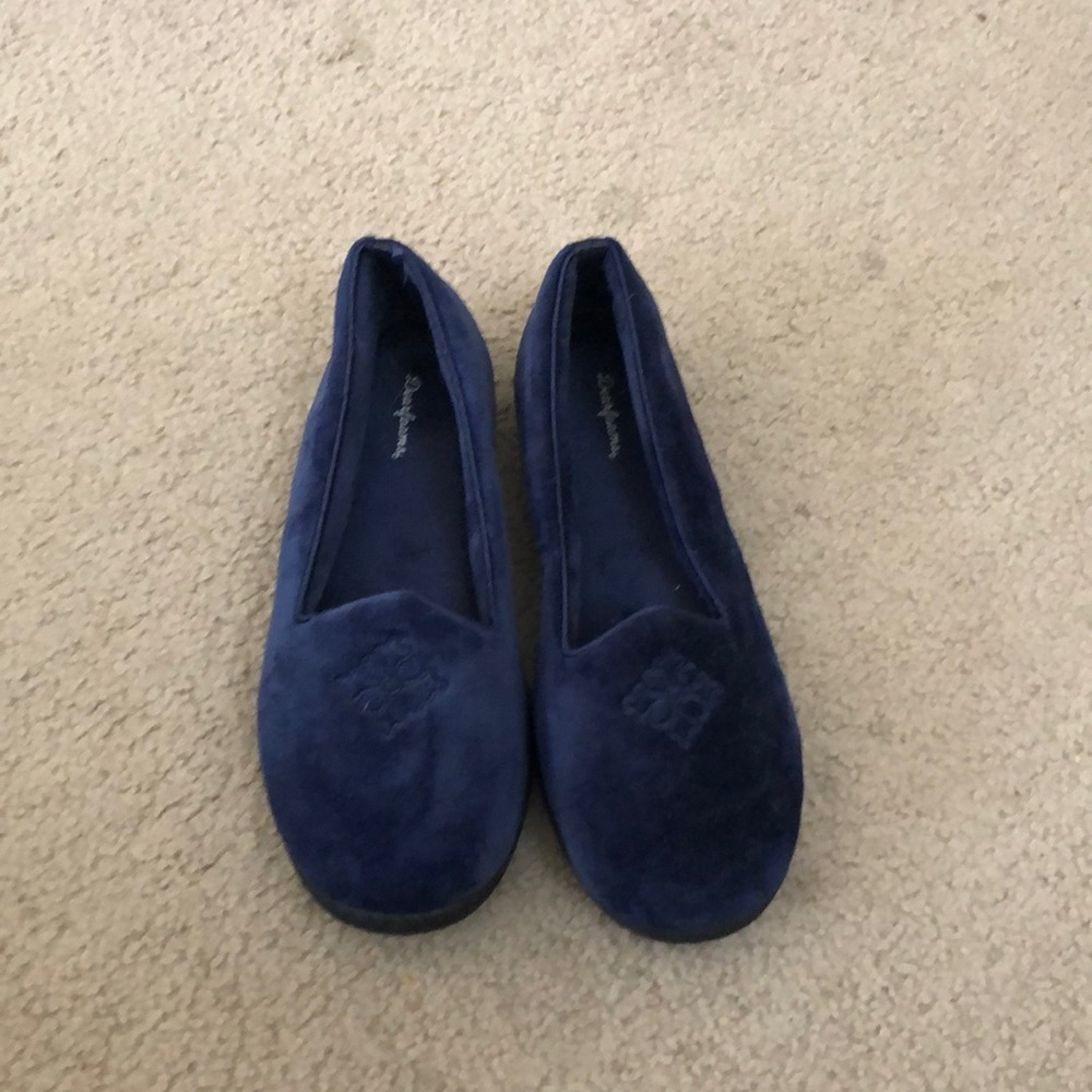 Women’s size large 9-10 dearfoam slippers